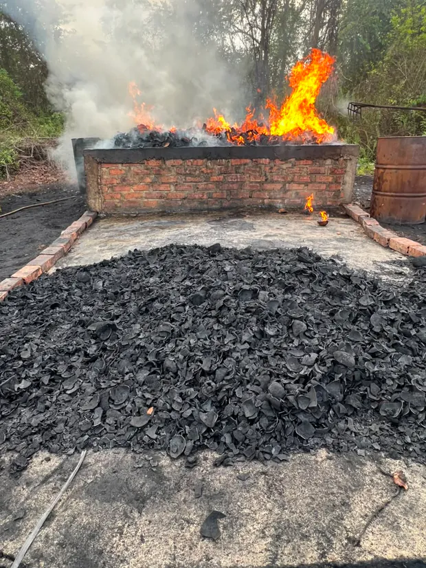 Brick kiln carbonizing coconut shells